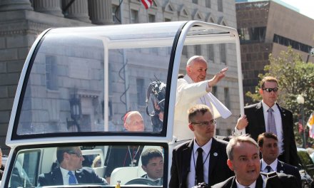 El Vaticano considera permitir que hombres casados se conviertan en sacerdotes