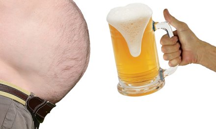 La ciencia confirma que los hombres con barriga de cerveza son mejores en la cama